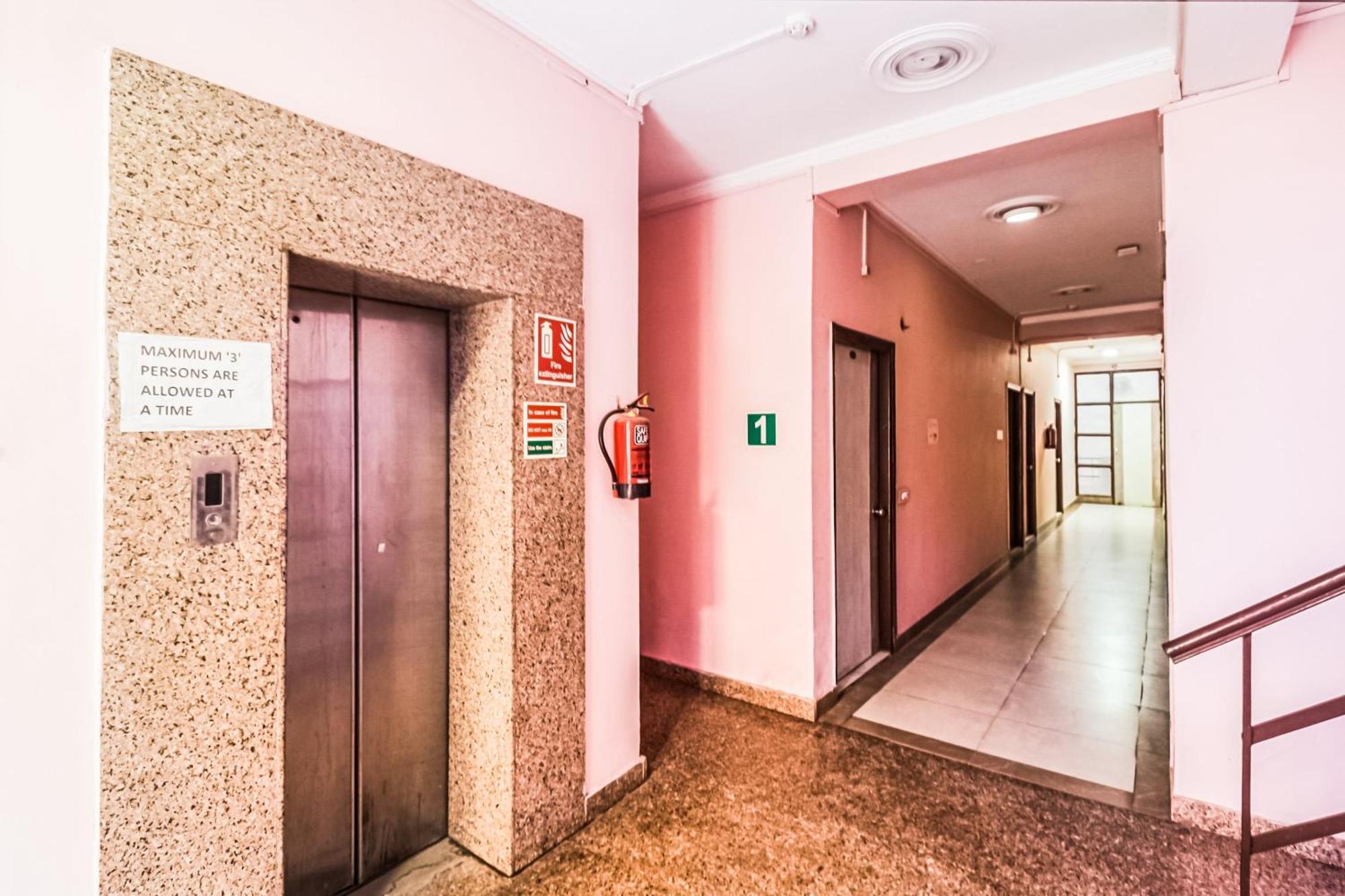 גורגאון Hotel O Avni Residency מראה חיצוני תמונה