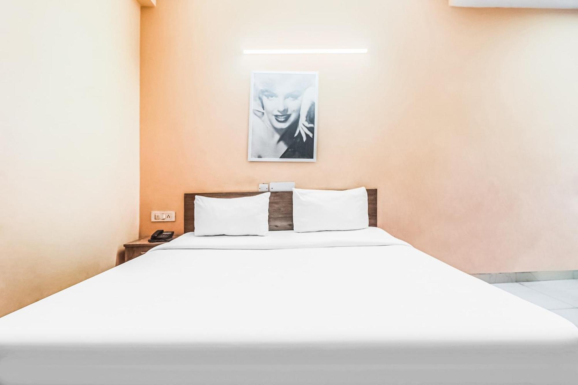 גורגאון Hotel O Avni Residency מראה חיצוני תמונה